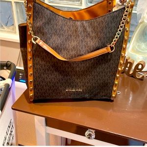 I can’t carry pocket books anymore I had many back surgery’s